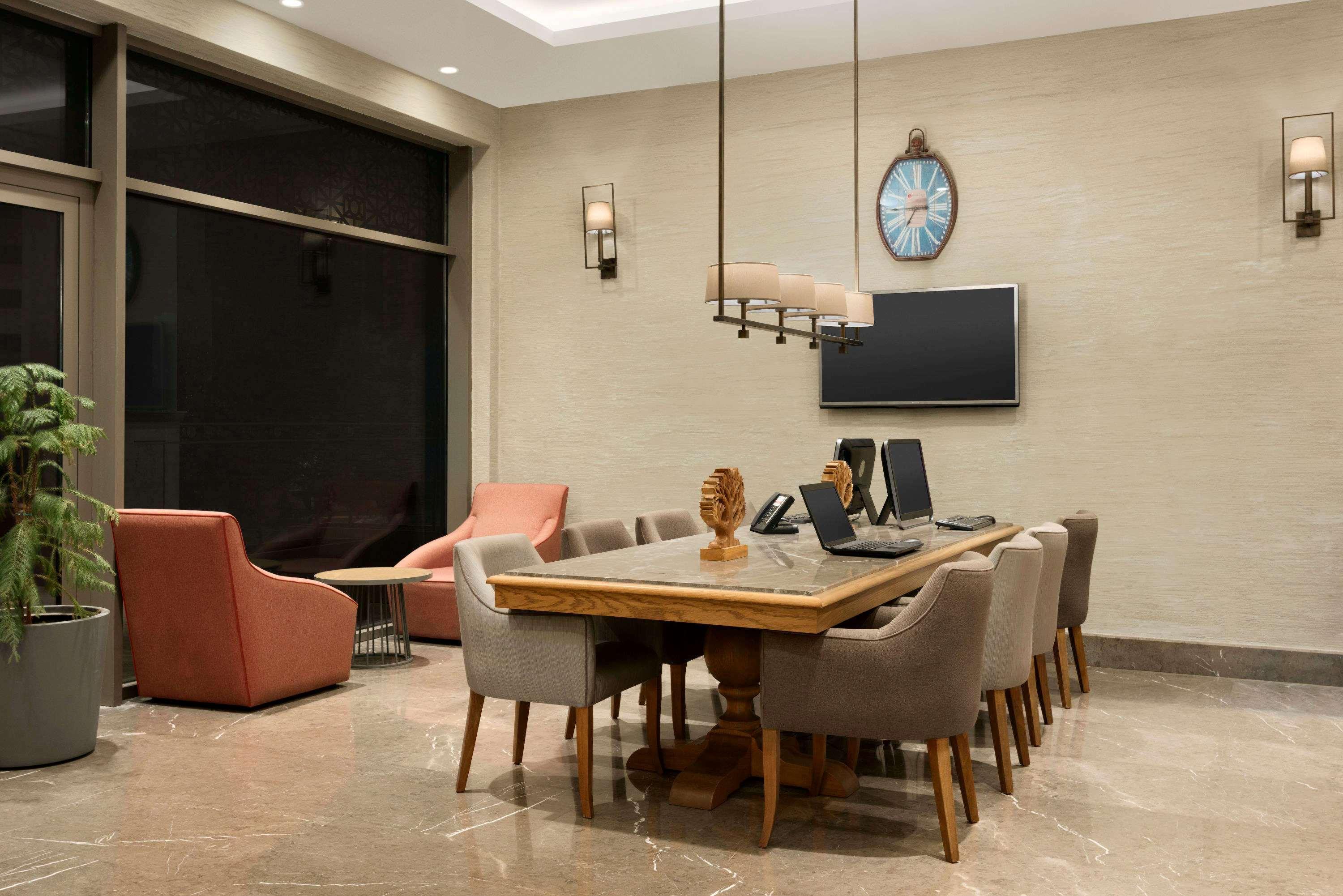 Ramada Hotel & Suites Adana Eksteriør bilde