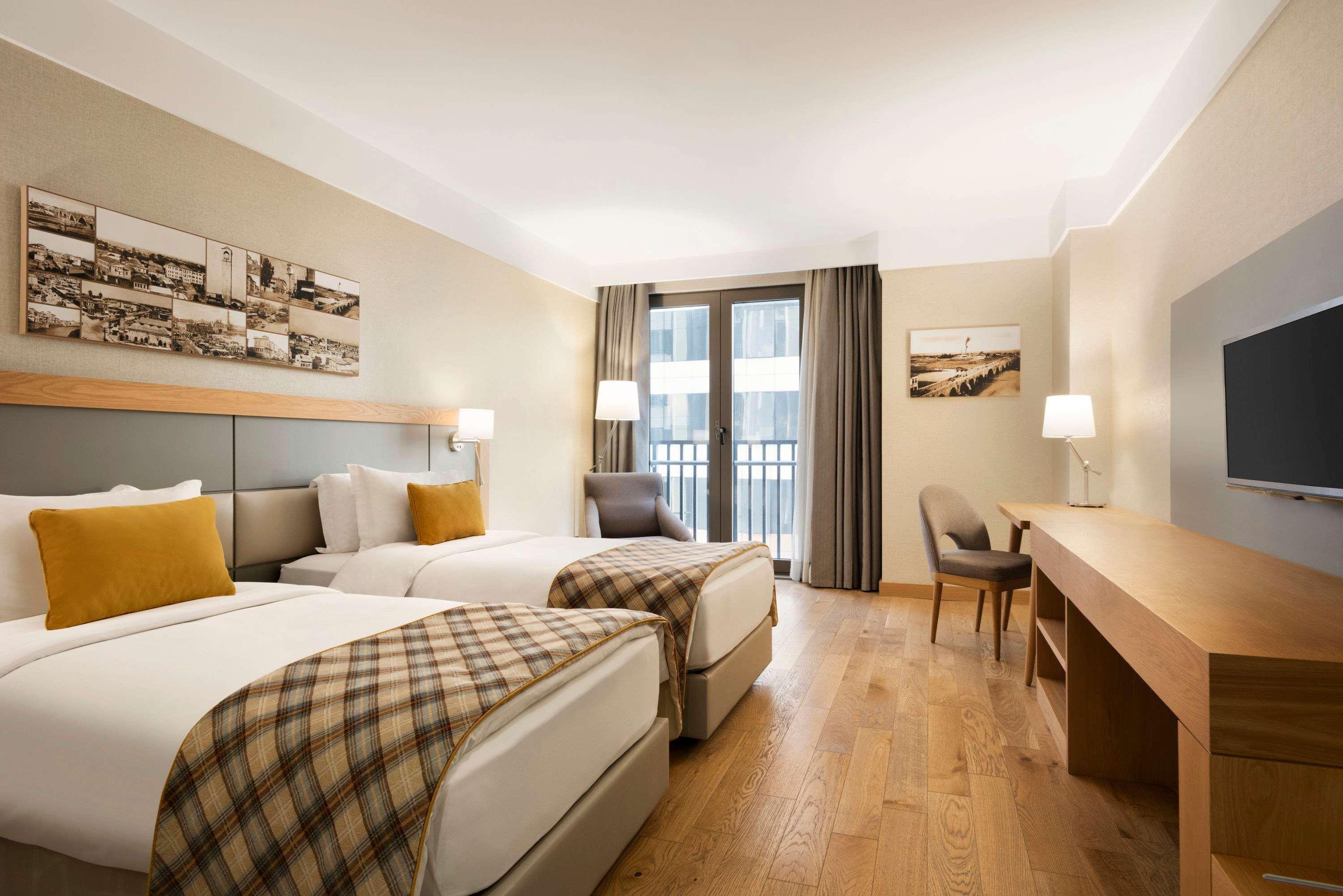 Ramada Hotel & Suites Adana Eksteriør bilde