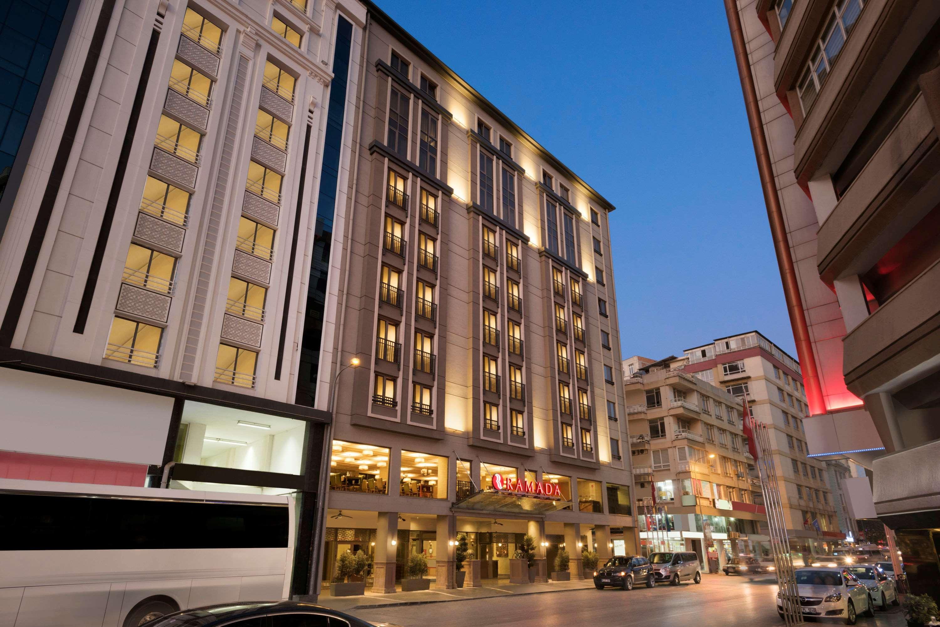 Ramada Hotel & Suites Adana Eksteriør bilde