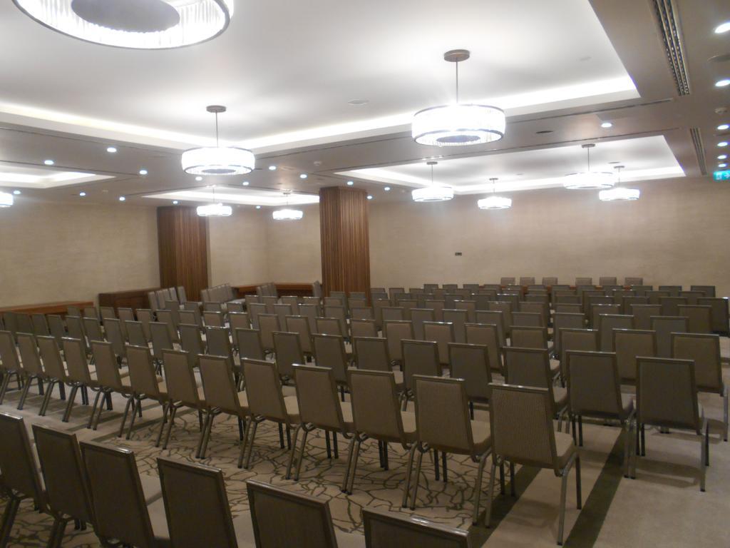 Ramada Hotel & Suites Adana Eksteriør bilde
