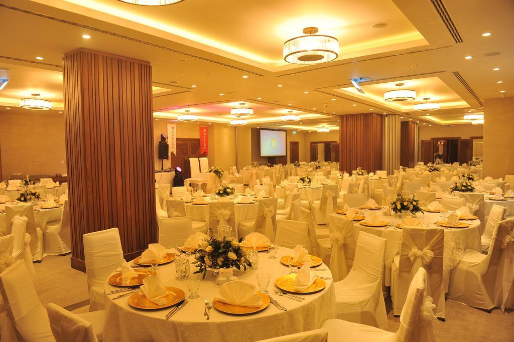 Ramada Hotel & Suites Adana Eksteriør bilde