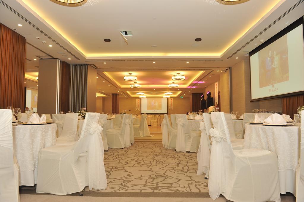 Ramada Hotel & Suites Adana Eksteriør bilde