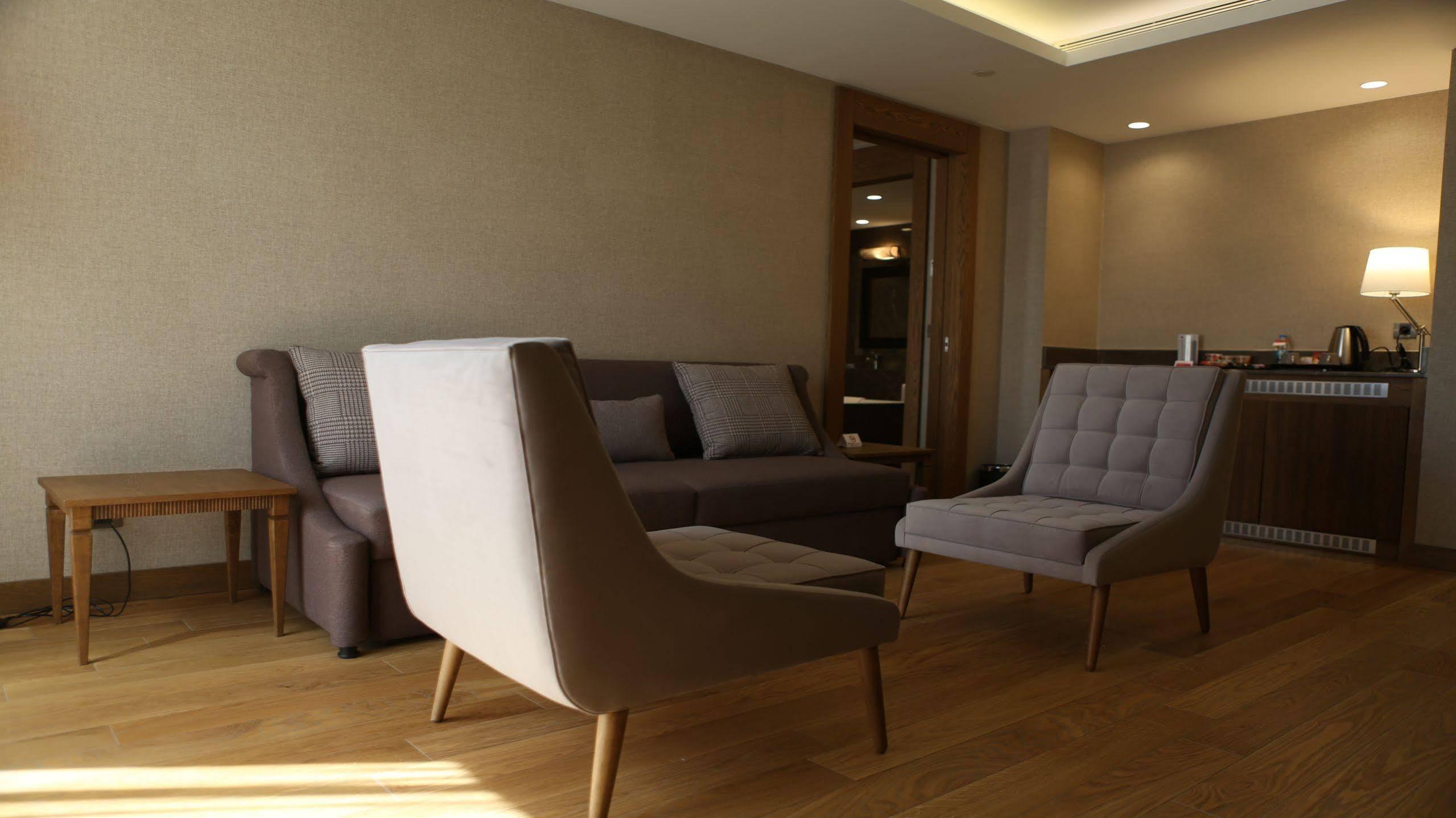 Ramada Hotel & Suites Adana Eksteriør bilde